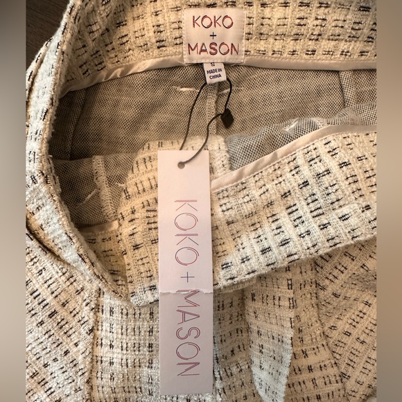 Size small shorts - Picture 3 of 4